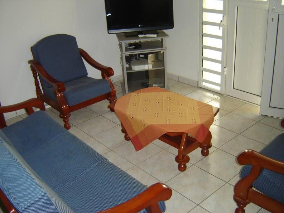Le Morne-Vert Charmant Appartement Verdoyant מראה חיצוני תמונה